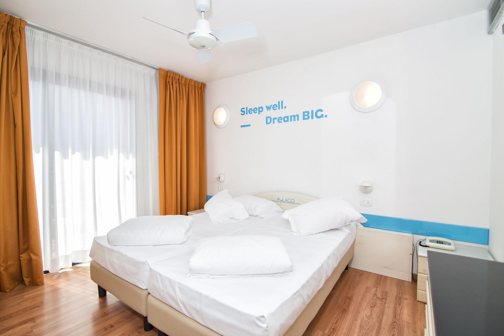 Hi Hotels Riva Del Garda Exterior photo